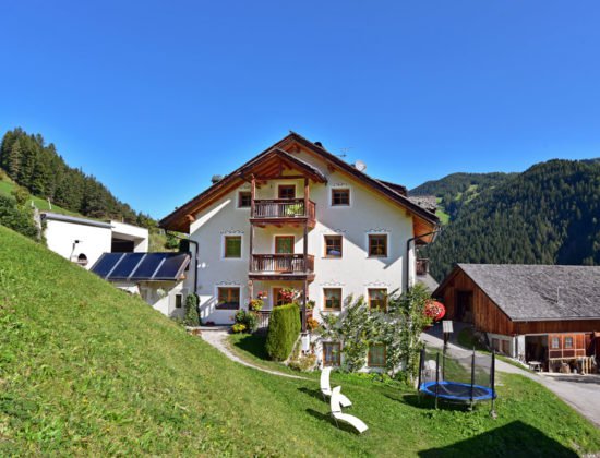 ferienhof-pramperch-wengen-gadertal-03